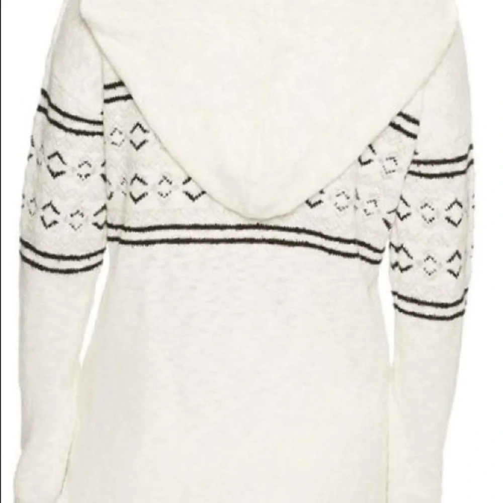 EMBROIDERED HOODED PULLOVER SWEATER